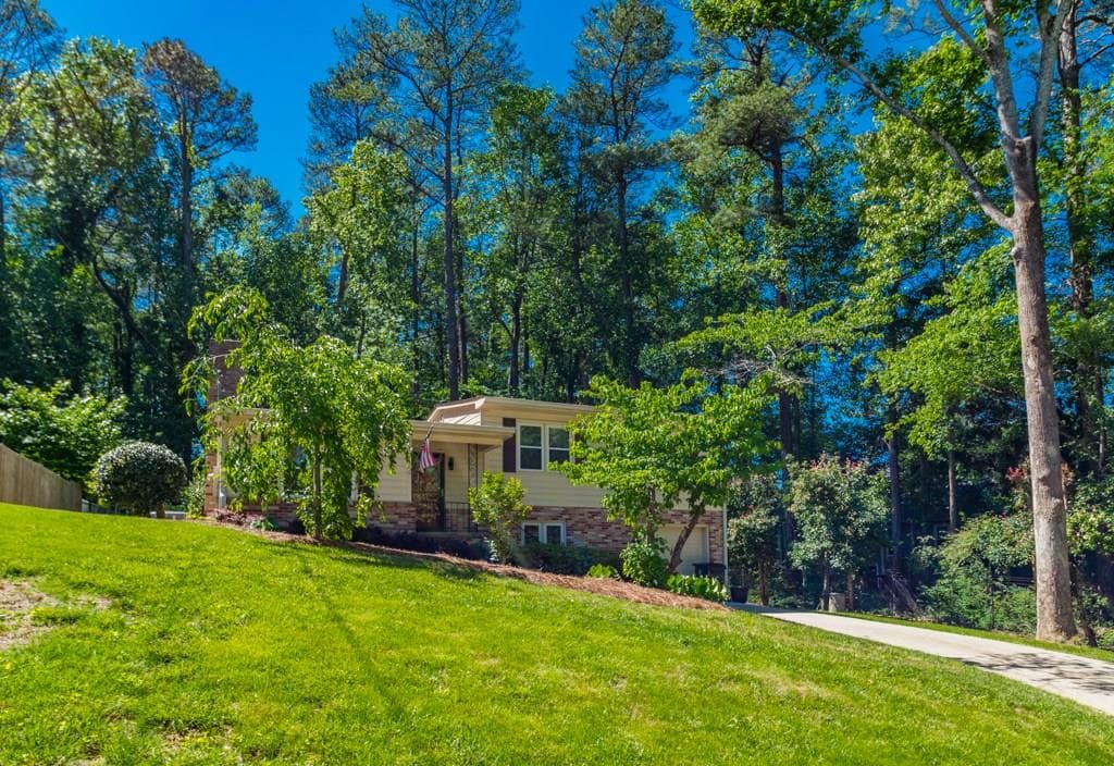 3 bedroom, 1,616 sq ft single family residence sold at 2430 Battle Drive, Atlanta, GA 30345