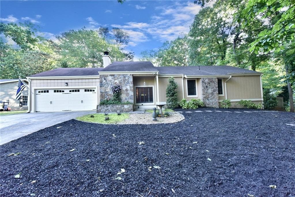 4 bedroom, 2,395 sq ft single family residence sold at 3238 Chelsea Court, Duluth, GA 30096