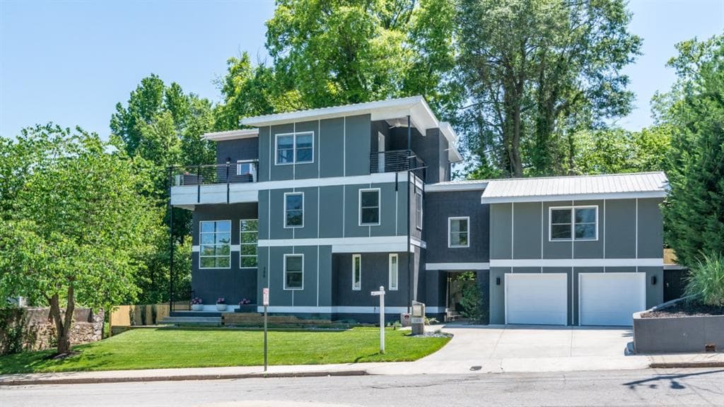 4 bedroom, 3,744 sq ft single family residence sold at 388 Richards Street, Atlanta, GA 30318