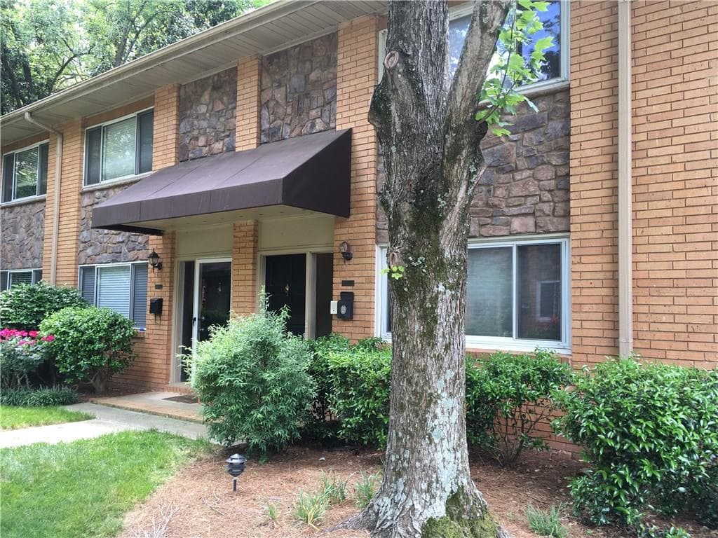 2 bedroom, 1,036 sq ft condominium sold at 100 Biscayne Drive C4, Atlanta, GA 30309