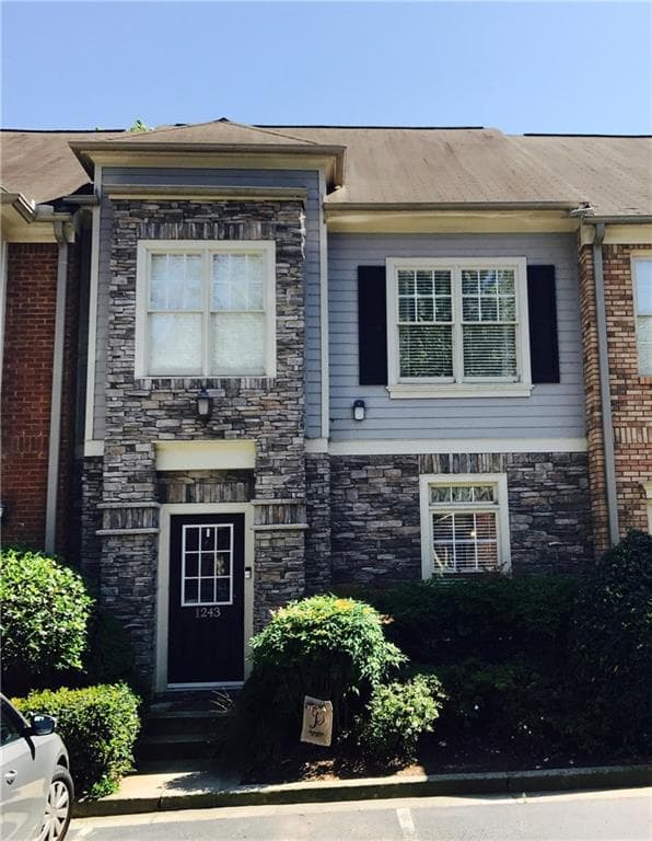 3 bedroom, 1,596 sq ft townhouse sold at 1243 Harris Commons Place, Roswell, GA 30076