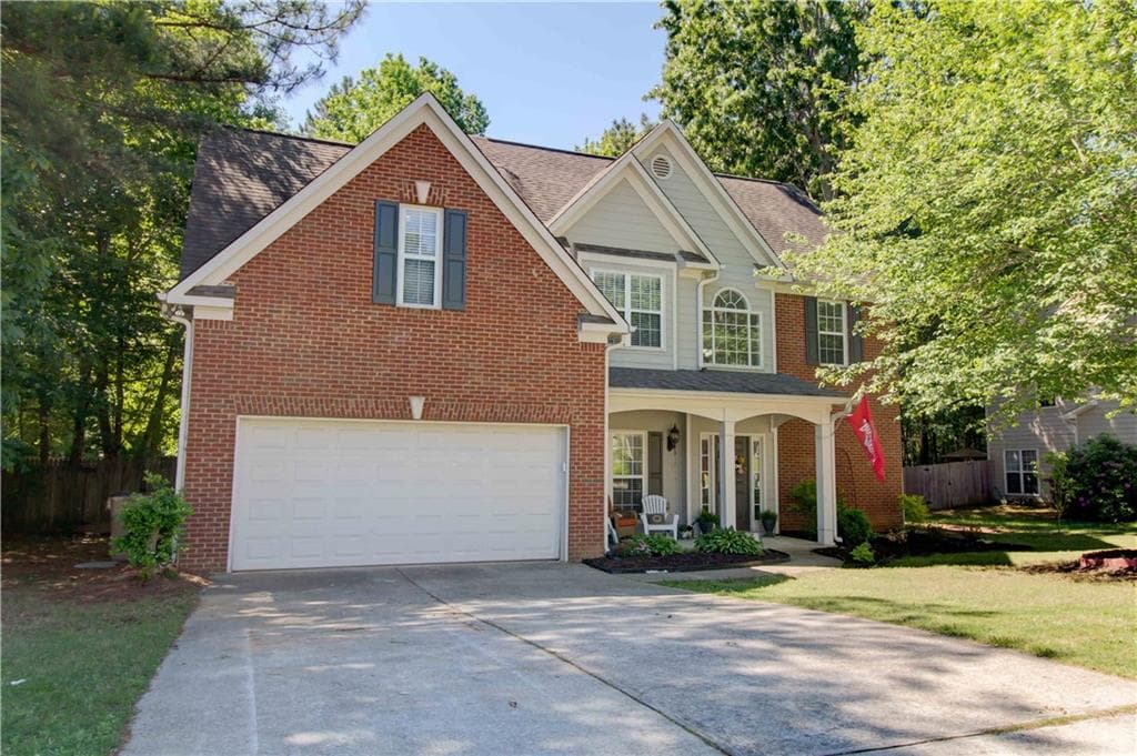 4 bedroom, 2,587 sq ft single family residence sold at 5570 Newberry Point Drive, Flowery Branch, GA 30542