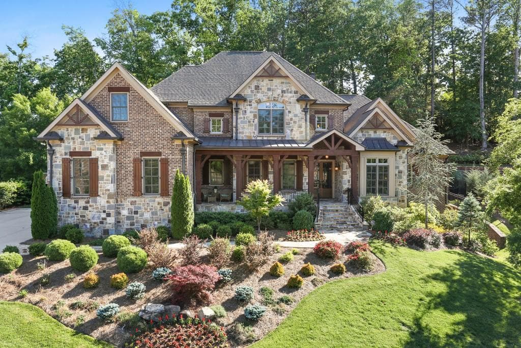 6 bedroom, 7,200 sq ft single family residence sold at 3817 Teesdale Court, Atlanta, GA 30350