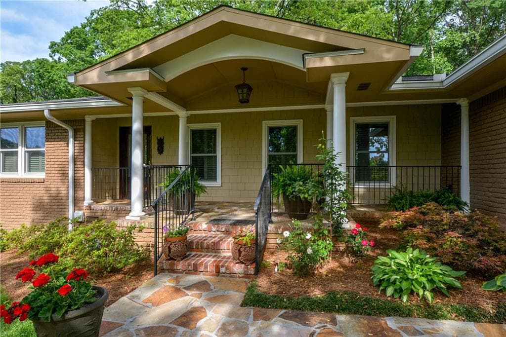 4 bedroom, 2,807 sq ft single family residence sold at 2411 Hawthorne Drive, Atlanta, GA 30345