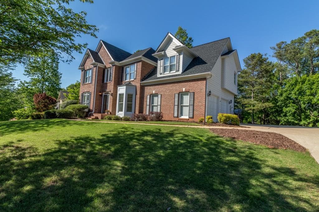 5 bedroom, 3,264 sq ft single family residence sold at 2013 Woodside Park Drive, Woodstock, GA 30188