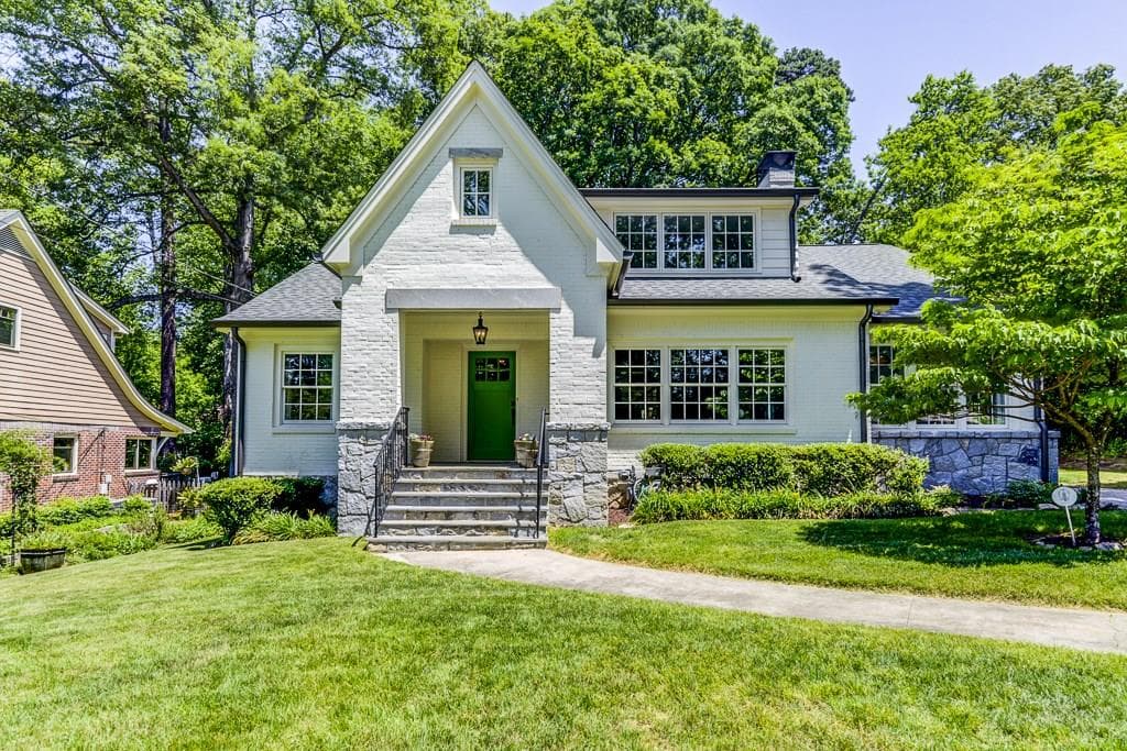 5 bedroom, 3,510 sq ft single family residence sold at 2649 Sharondale Circle, Atlanta, GA 30305