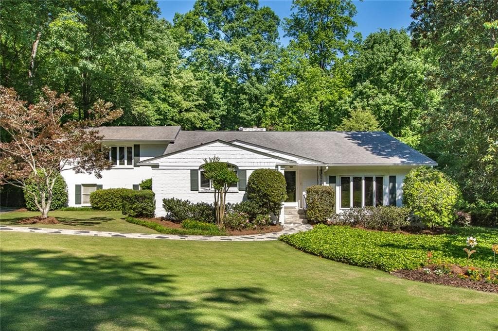 3 bedroom, 3,596 sq ft single family residence sold at 1638 Princess Circle, Atlanta, GA 30345