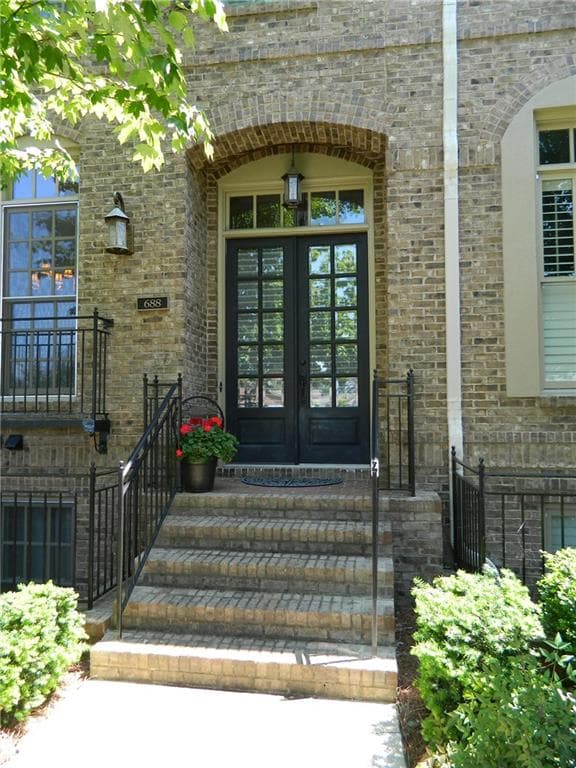 4 bedroom, 3,526 sq ft condominium sold at 688 LOCKTON Place 688, Atlanta, GA 30342
