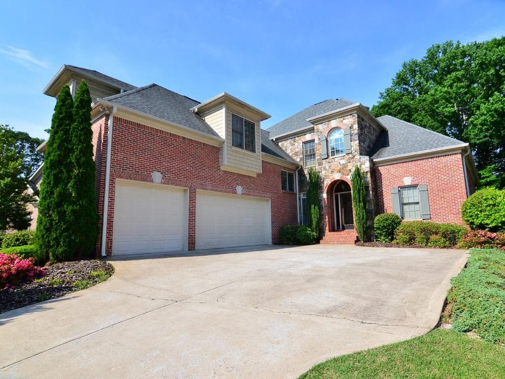 5 bedroom, 4,998 sq ft single family residence sold at 1409 Castlebrooke Way, Marietta, GA 30066