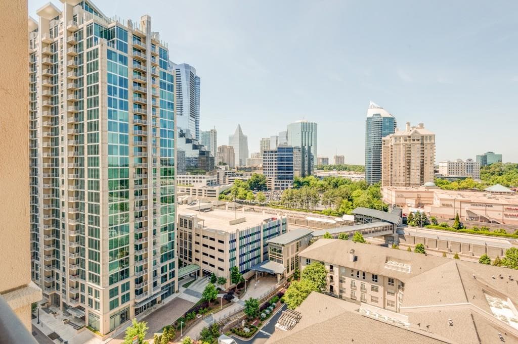 1 bedroom, 972 sq ft condominium sold at 3445 Stratford Road 1509, Atlanta, GA 30326