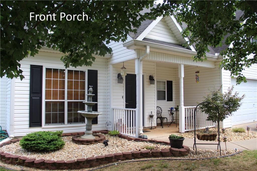 4 bedroom, 1,931 sq ft single family residence sold at 5890 Ashbury Lane, Cumming, GA 30028