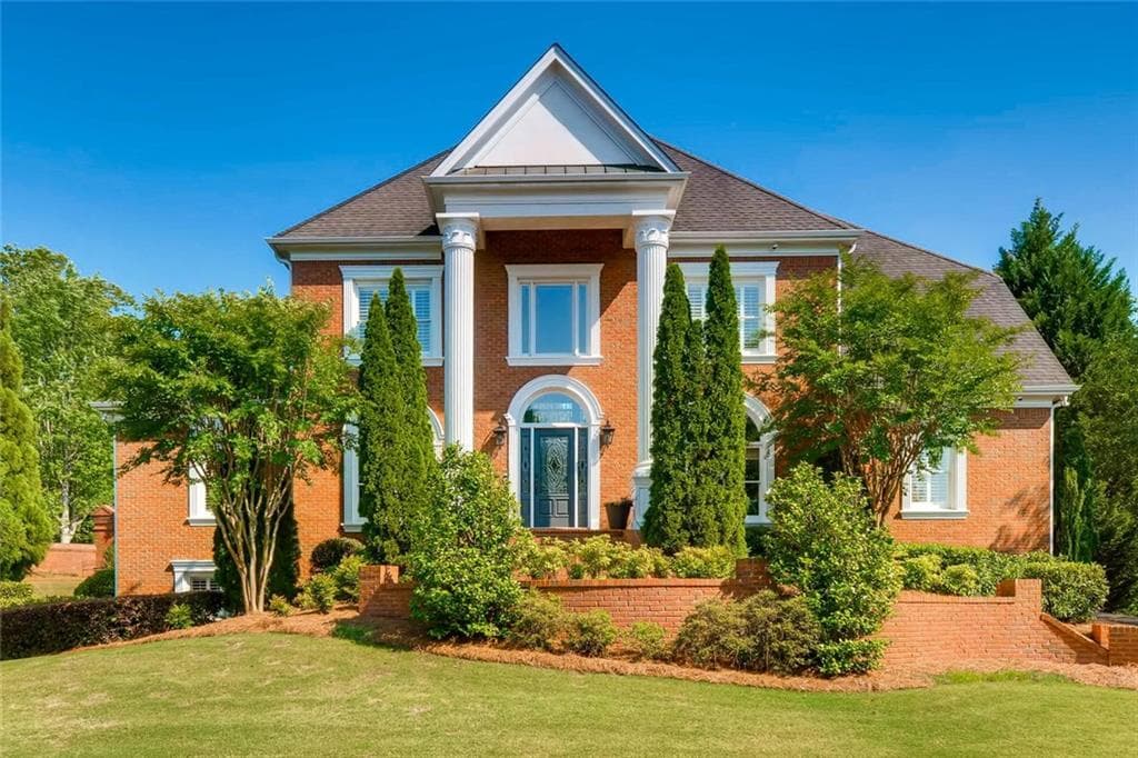 7 bedroom, 6,806 sq ft single family residence sold at 100 Strauss Lane, Atlanta, GA 30350
