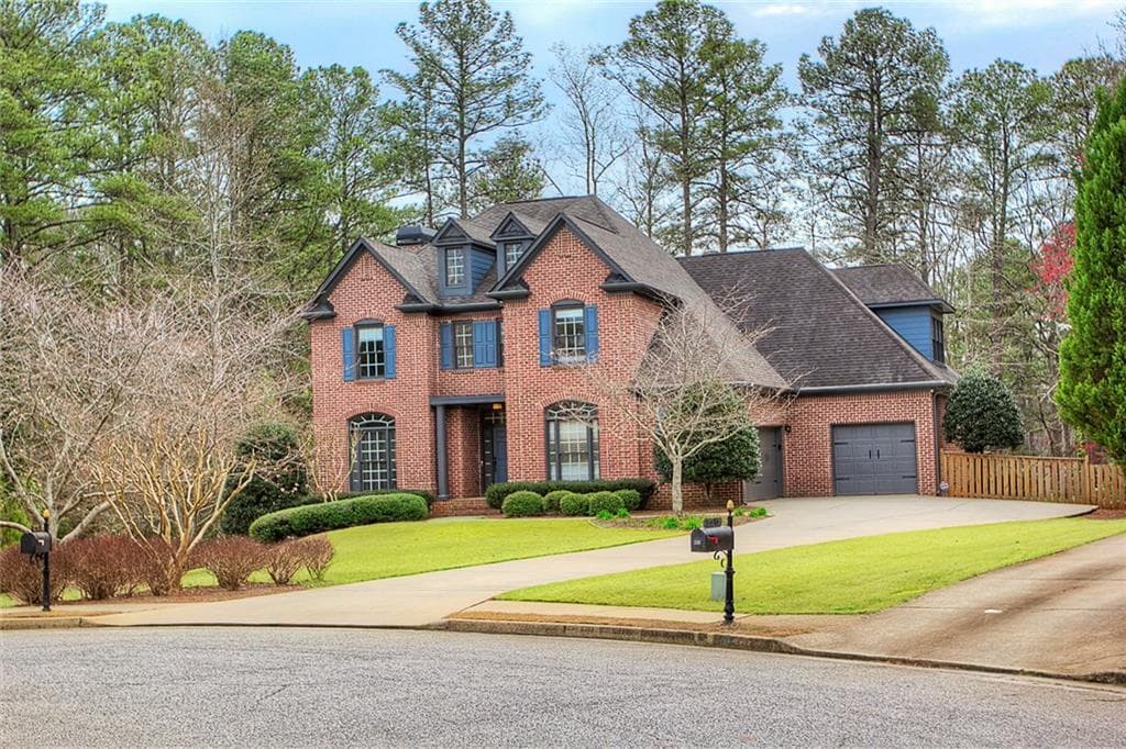 230 Lynwood Court, Roswell, GA 30075 — most recent listing photo