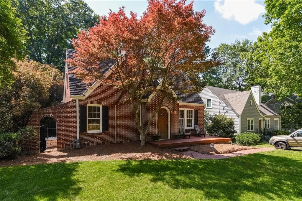 2 bedroom, 1,072 sq ft single family residence sold at 2867 Elliott Circle, Atlanta, GA 30305