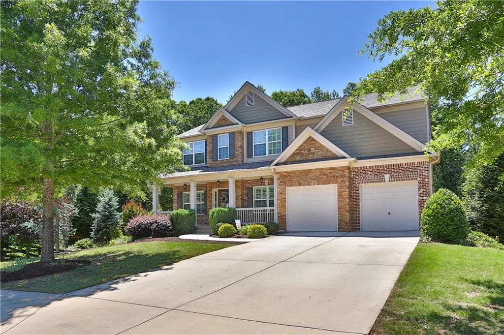 4 bedroom, 3,640 sq ft single family residence sold at 6755 Grove Meadows Lane, Cumming, GA 30028