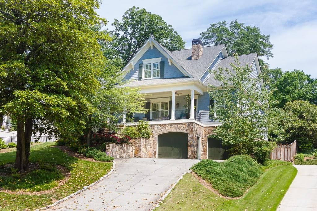 5 bedroom, 3,983 sq ft single family residence sold at 803 Woodley Drive, Atlanta, GA 30318