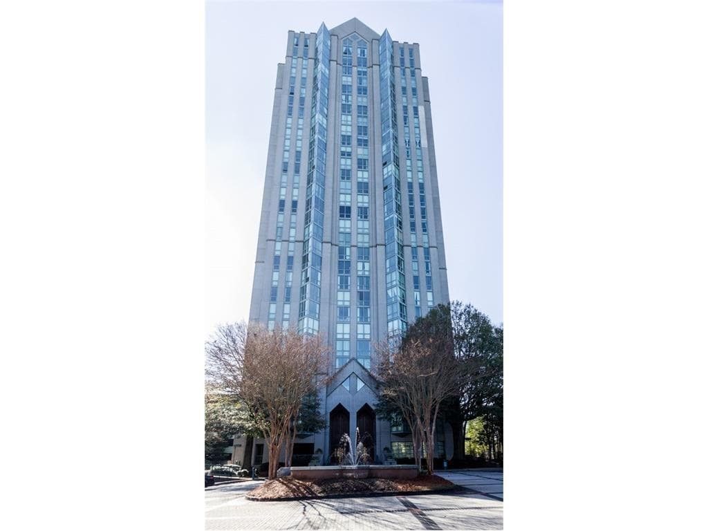 1 bedroom, 807 sq ft condominium sold at 2870 Pharr Court South 907, Atlanta, GA 30305