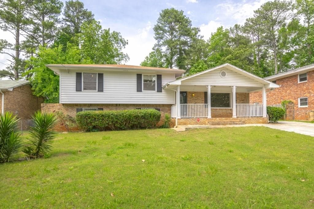 5 bedroom, 2,423 sq ft single family residence sold at 1977 Twin Falls Road, Decatur, GA 30032