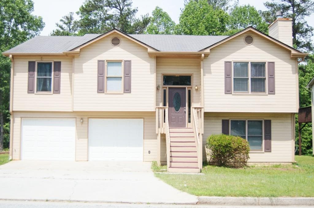 4 bedroom, 2,585 sq ft single family residence sold at 740 Heathgate Drive, Lawrenceville, GA 30044