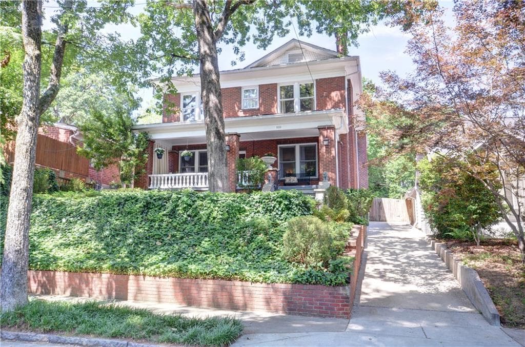 4 bedroom, 3,558 sq ft single family residence sold at 800 Penn Avenue, Atlanta, GA 30308
