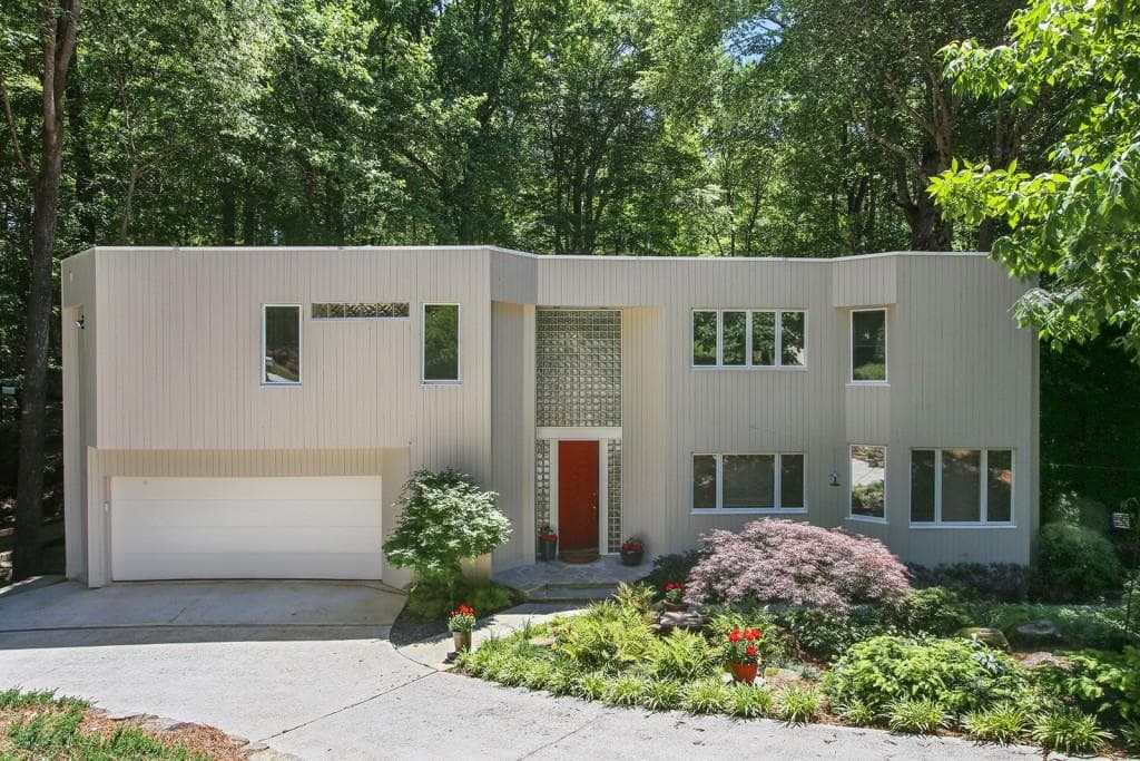 2216 Guinevere Way, Atlanta, GA 30345 — most recent listing photo