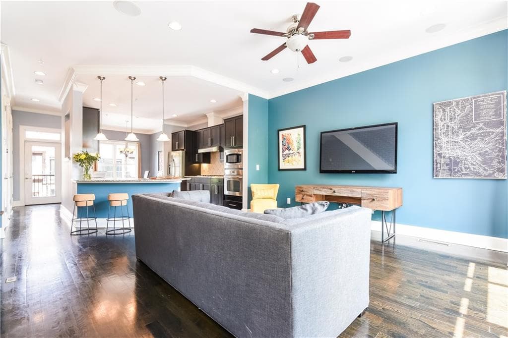 3 bedroom, 1,965 sq ft townhouse sold at 1199 Huff Road 113, Atlanta, GA 30318