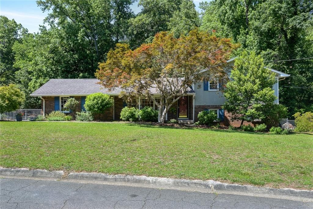 4 bedroom single family residence sold at 2740 Idlewood Drive, Marietta, GA 30062