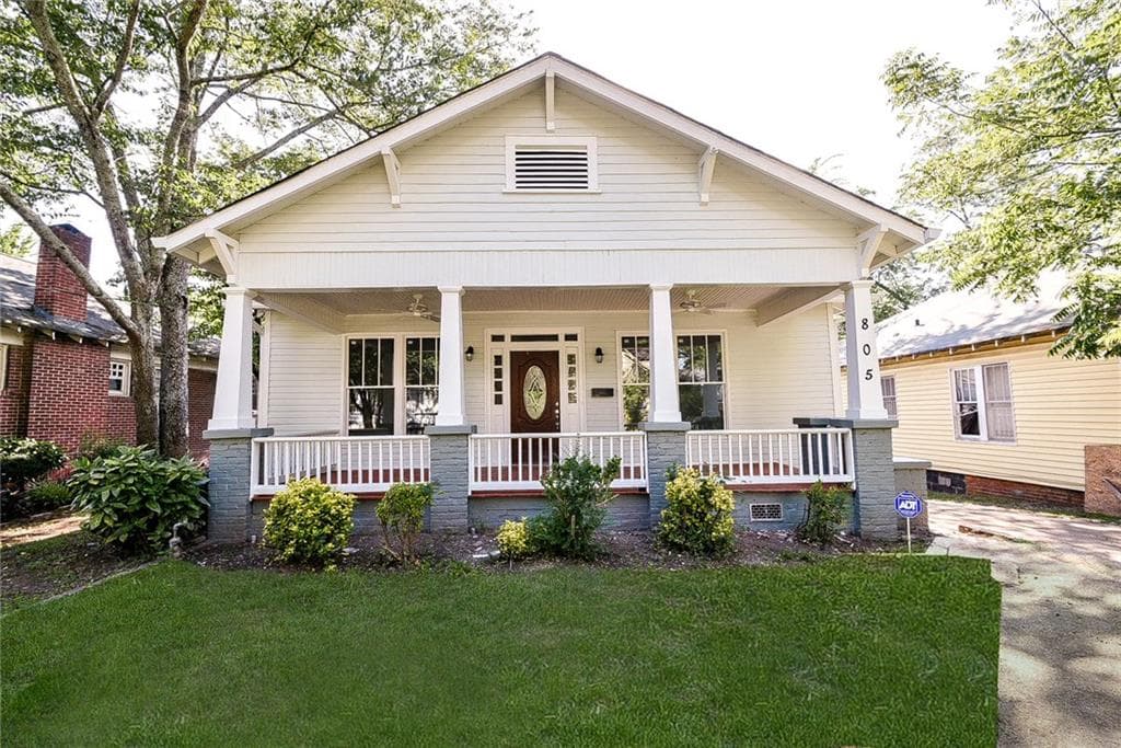 3 bedroom, 1,850 sq ft single family residence sold at 805 Joseph E. Lowery Boulevard, Atlanta, GA 30310