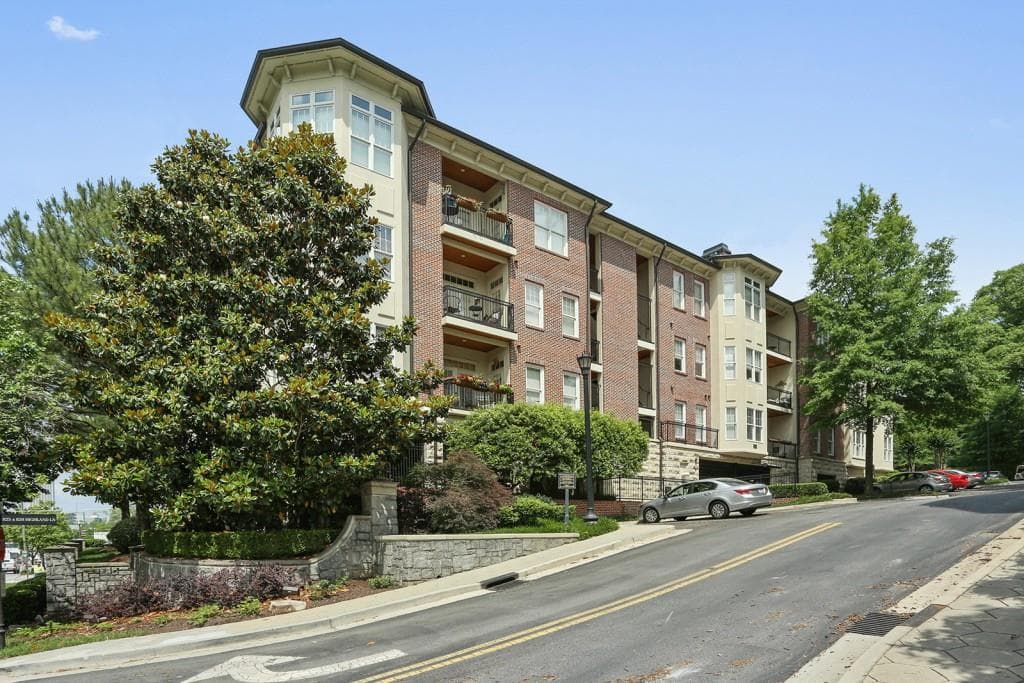 828 Highland Lane 2105, Atlanta, GA 30306 — most recent listing photo