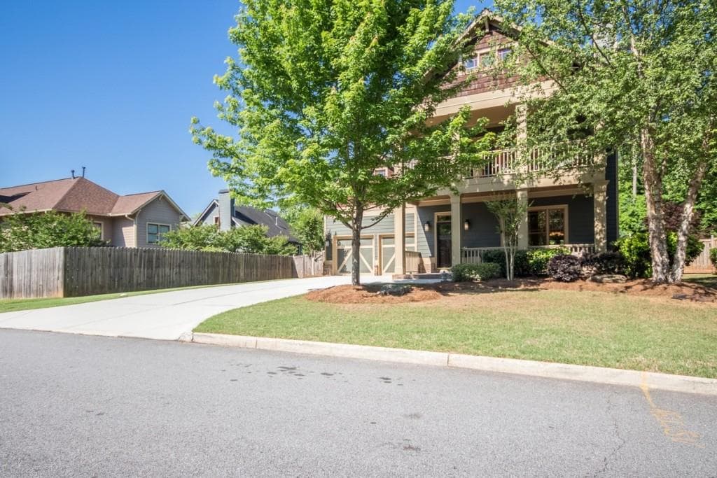 4 bedroom, 2,400 sq ft single family residence sold at 2413 Boulder Creek Way, Atlanta, GA 30316
