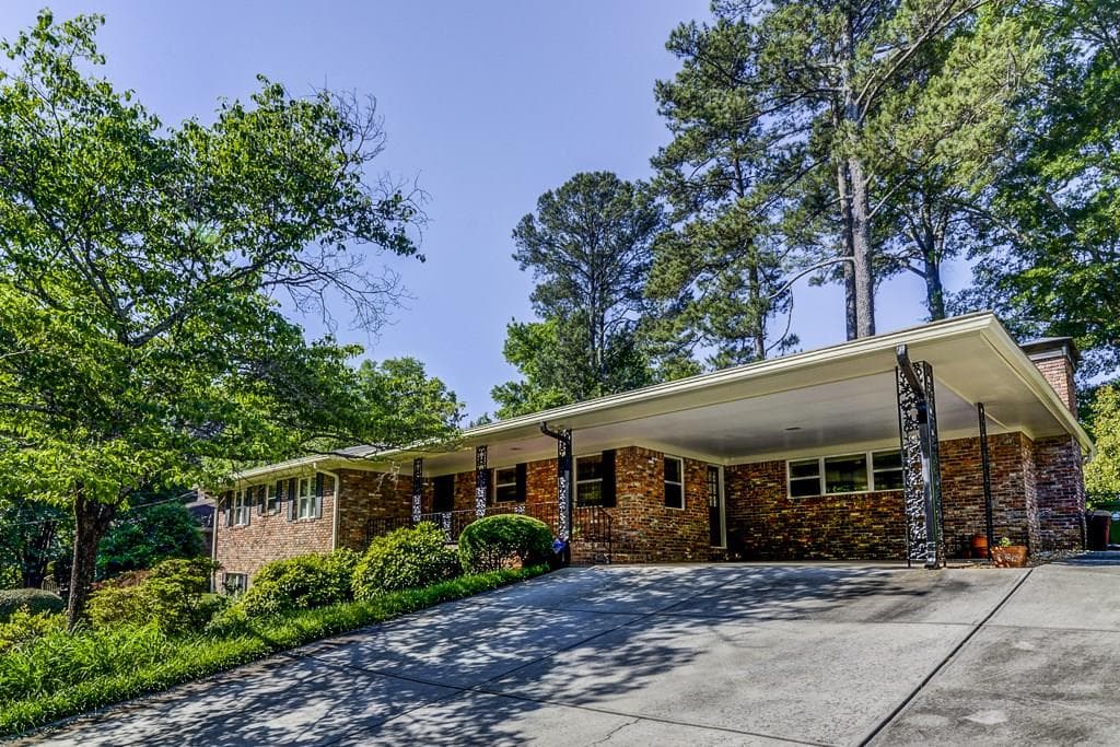3 bedroom, 2,471 sq ft single family residence sold at 1666 Timberland Road, Atlanta, GA 30345