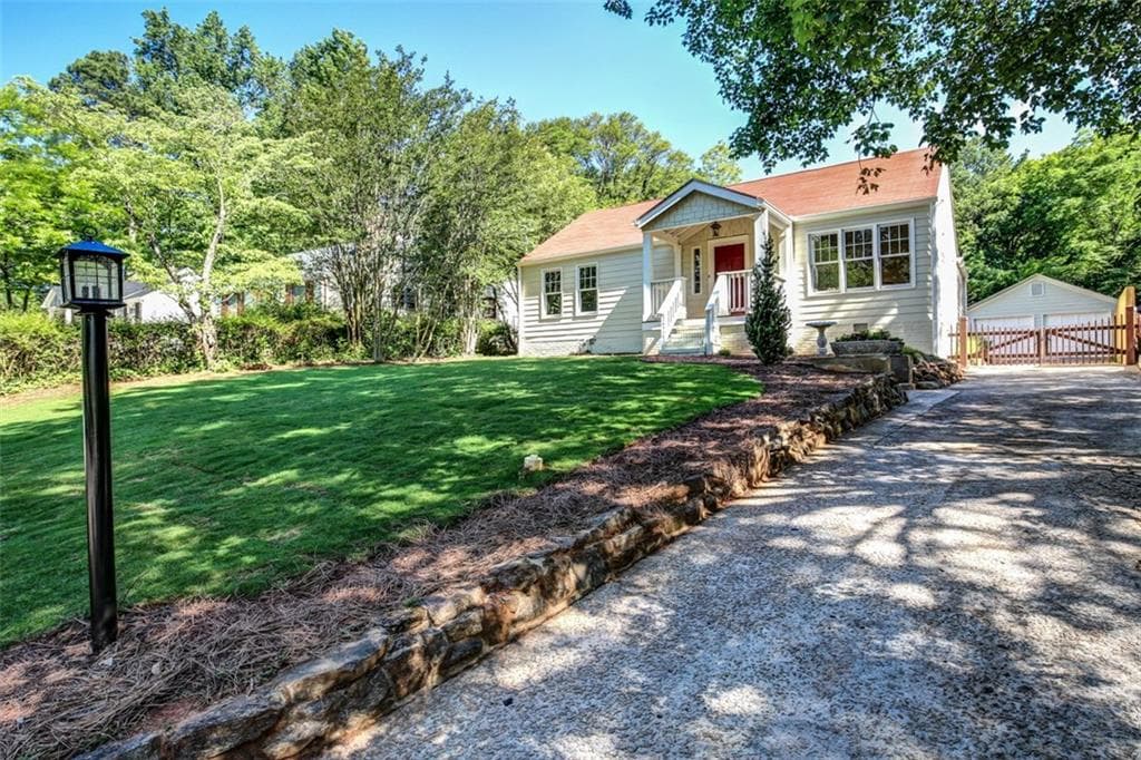3 bedroom, 1,392 sq ft single family residence sold at 1214 Lyndale Drive, Atlanta, GA 30316