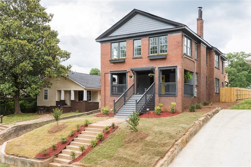 6 bedroom, 3,288 sq ft single family residence sold at 320 Wellington Street, Atlanta, GA 30310
