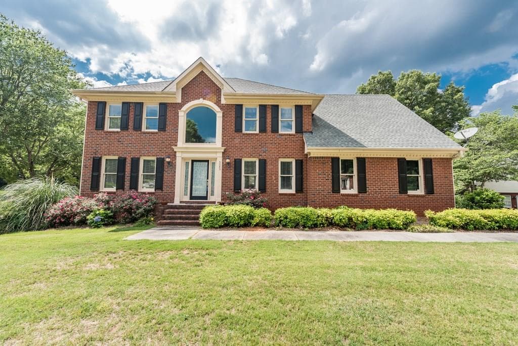 4 bedroom, 2,660 sq ft single family residence sold at 5083 Oak Leaf Terrace, Stone Mountain, GA 30087