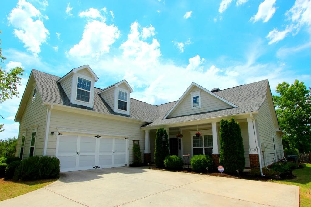 4190 Lake View Run Drive, Suwanee, GA 30024 — most recent listing photo