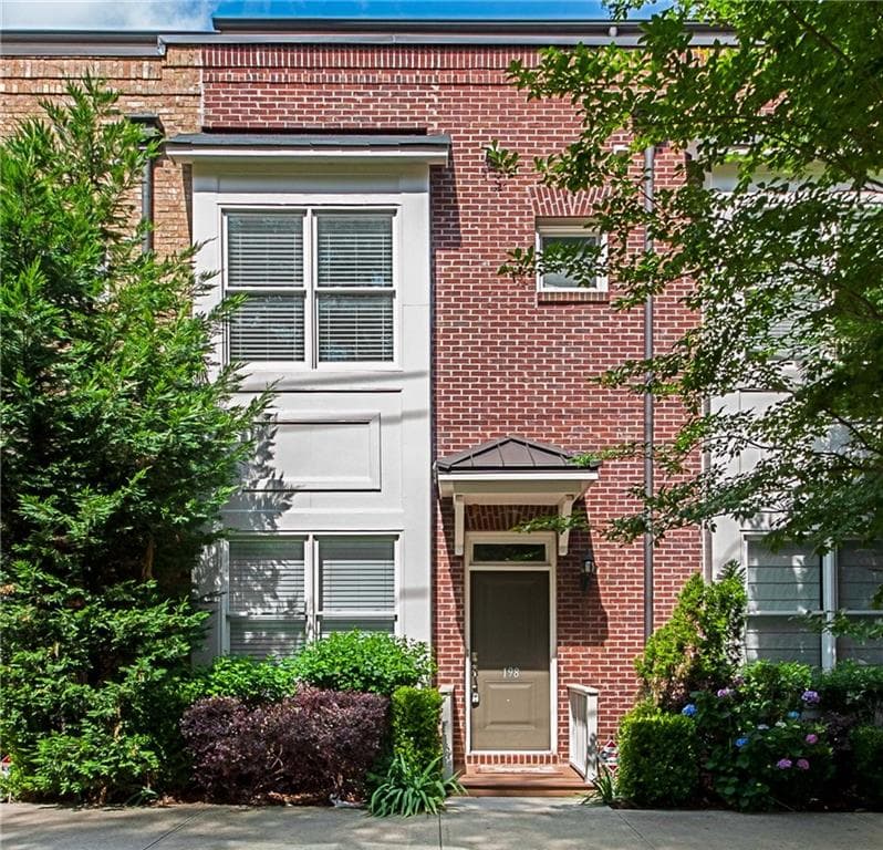 3 bedroom, 2,068 sq ft townhouse sold at 198 Marion Place, Atlanta, GA 30307