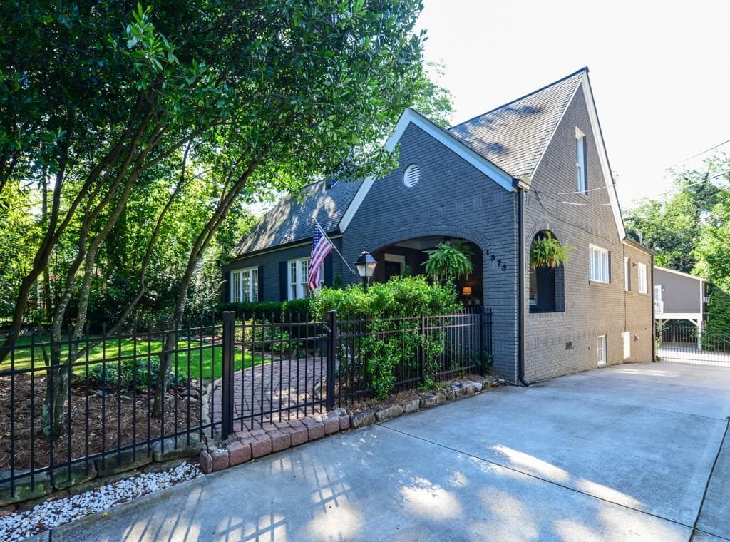 5 bedroom, 3,374 sq ft single family residence sold at 1375 N Highland Avenue, Atlanta, GA 30306