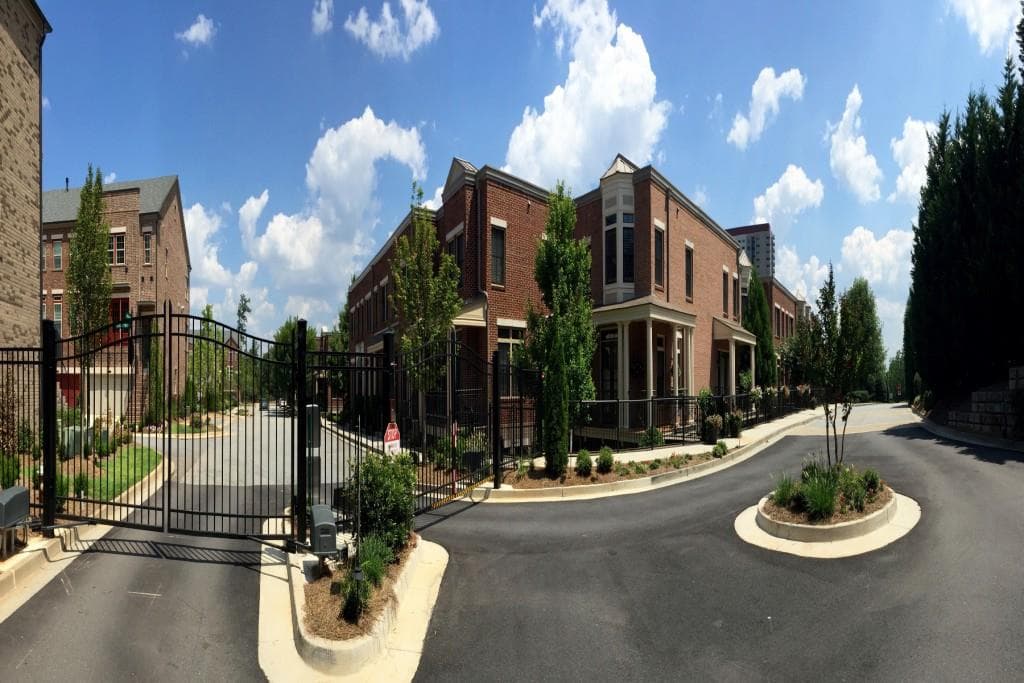 3 bedroom, 1,383 sq ft condominium sold at 4649 Magnolia Commons 4649, Dunwoody, GA 30338