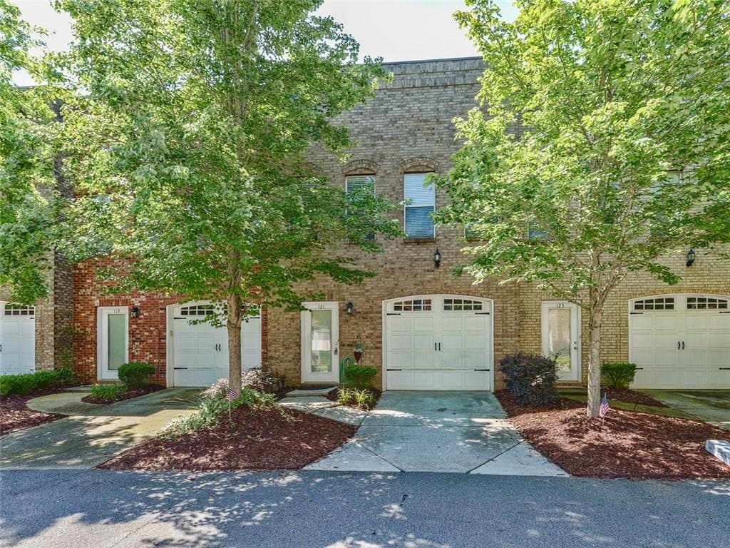 3 bedroom, 1,818 sq ft townhouse sold at 121 Riverwatch Court, Canton, GA 30114