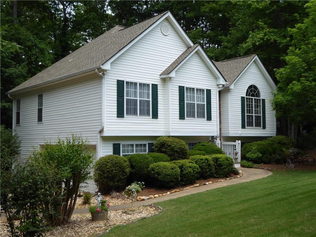 6025 Ashwood Court, Cumming, GA 30028 — most recent listing photo