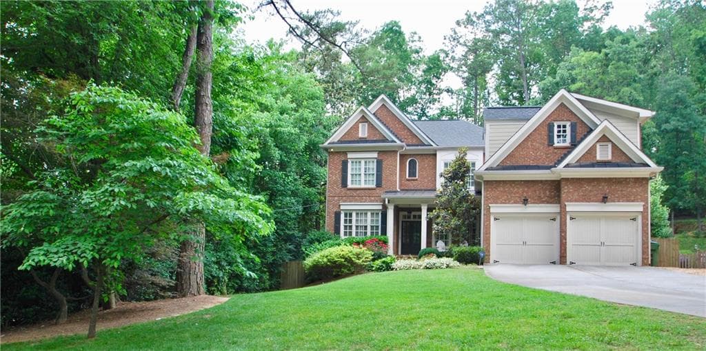 6 bedroom, 4,100 sq ft single family residence sold at 4168 Glengary Drive, Atlanta, GA 30342