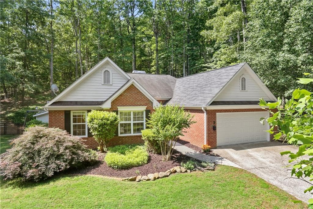 3 bedroom, 2,078 sq ft single family residence sold at 185 Sable Pointe Drive, Milton, GA 30004