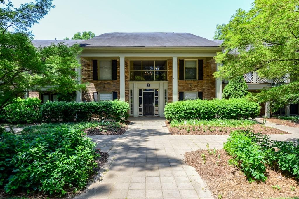 2 bedroom, 1,036 sq ft condominium sold at 3650 Ashford Dunwoody Road 326, Brookhaven, GA 30319