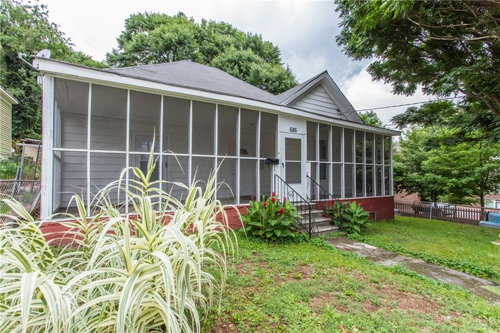 2 bedroom, 1,769 sq ft single family residence sold at 686 Kirkwood Avenue, Atlanta, GA 30316