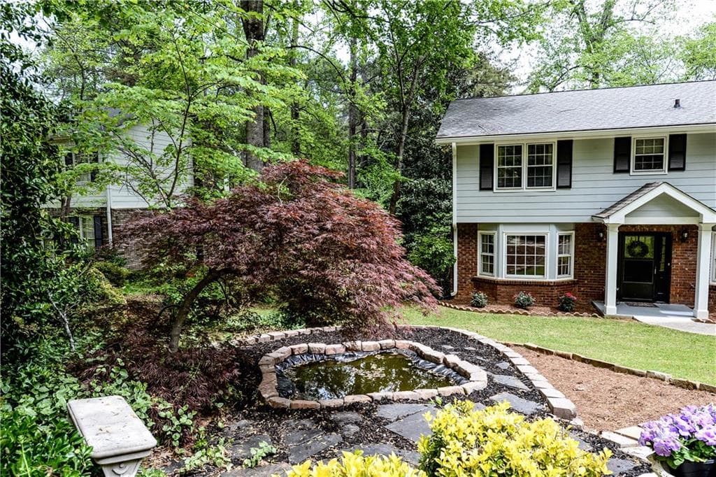 4 bedroom, 2,356 sq ft single family residence sold at 1175 Lake Drive, Roswell, GA 30075