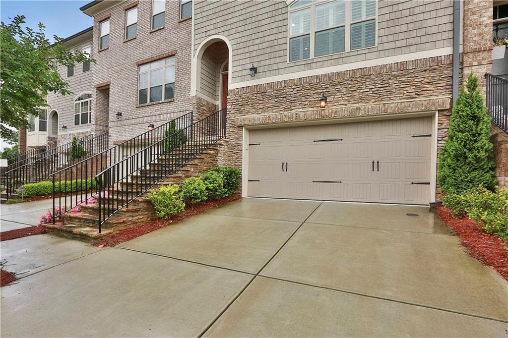 2318 W Village Lane, Smyrna, GA 30080 — most recent listing photo