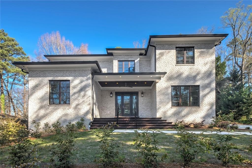 5 bedroom single family residence sold at 1084 Roxboro Drive, Atlanta, GA 30324