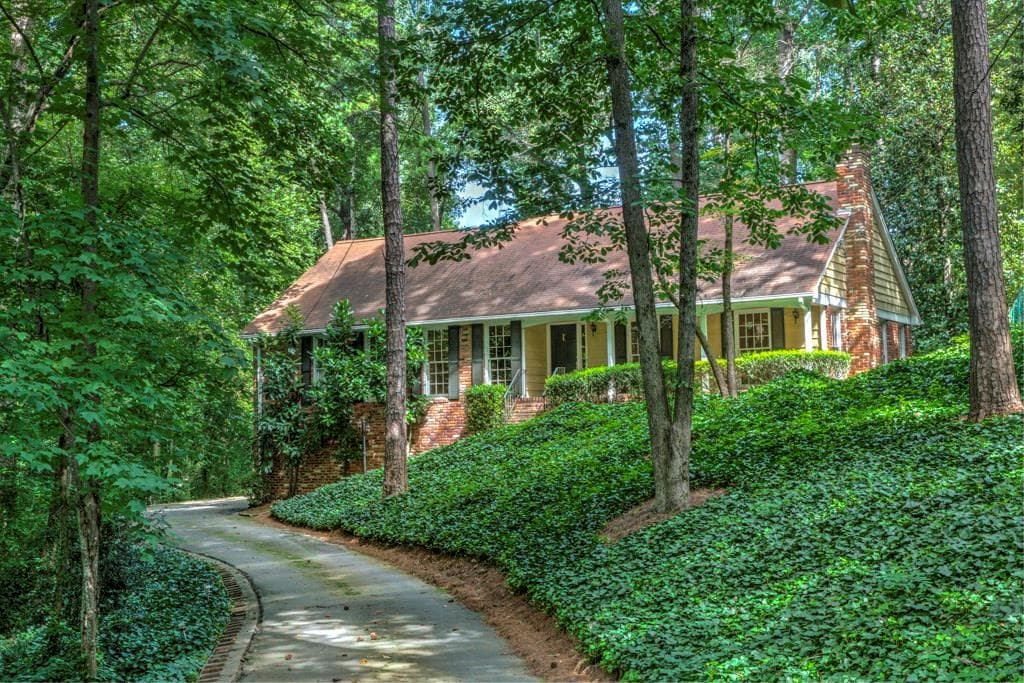 3 bedroom single family residence sold at 4540 Club Valley Drive, Atlanta, GA 30319