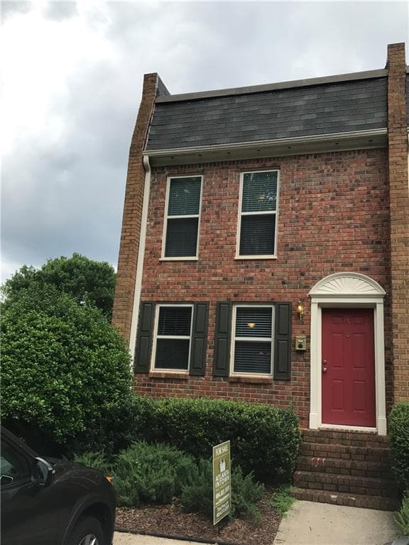 2 bedroom, 1,090 sq ft townhouse sold at 245 Winding River Drive A, Sandy Springs, GA 30350