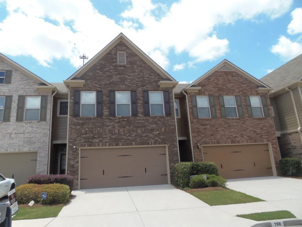3 bedroom, 1,840 sq ft townhouse sold at 264 Oakland Hills Way ., Lawrenceville, GA 30044